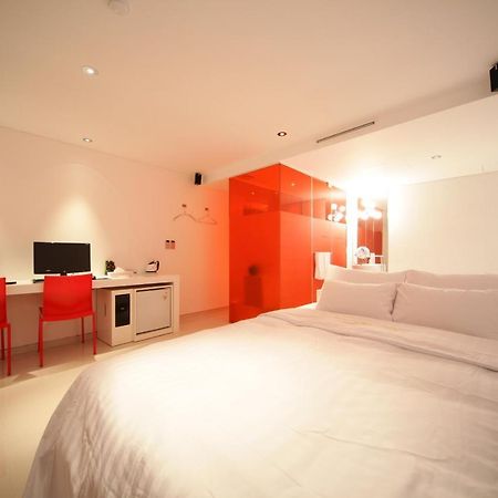 Hotel Pop Jongno Seoul Bagian luar foto