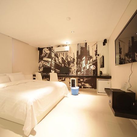 Hotel Pop Jongno Seoul Bagian luar foto