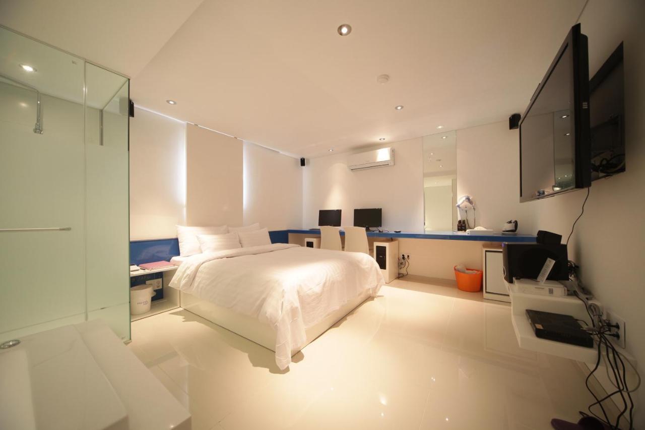 Hotel Pop Jongno Seoul Bagian luar foto