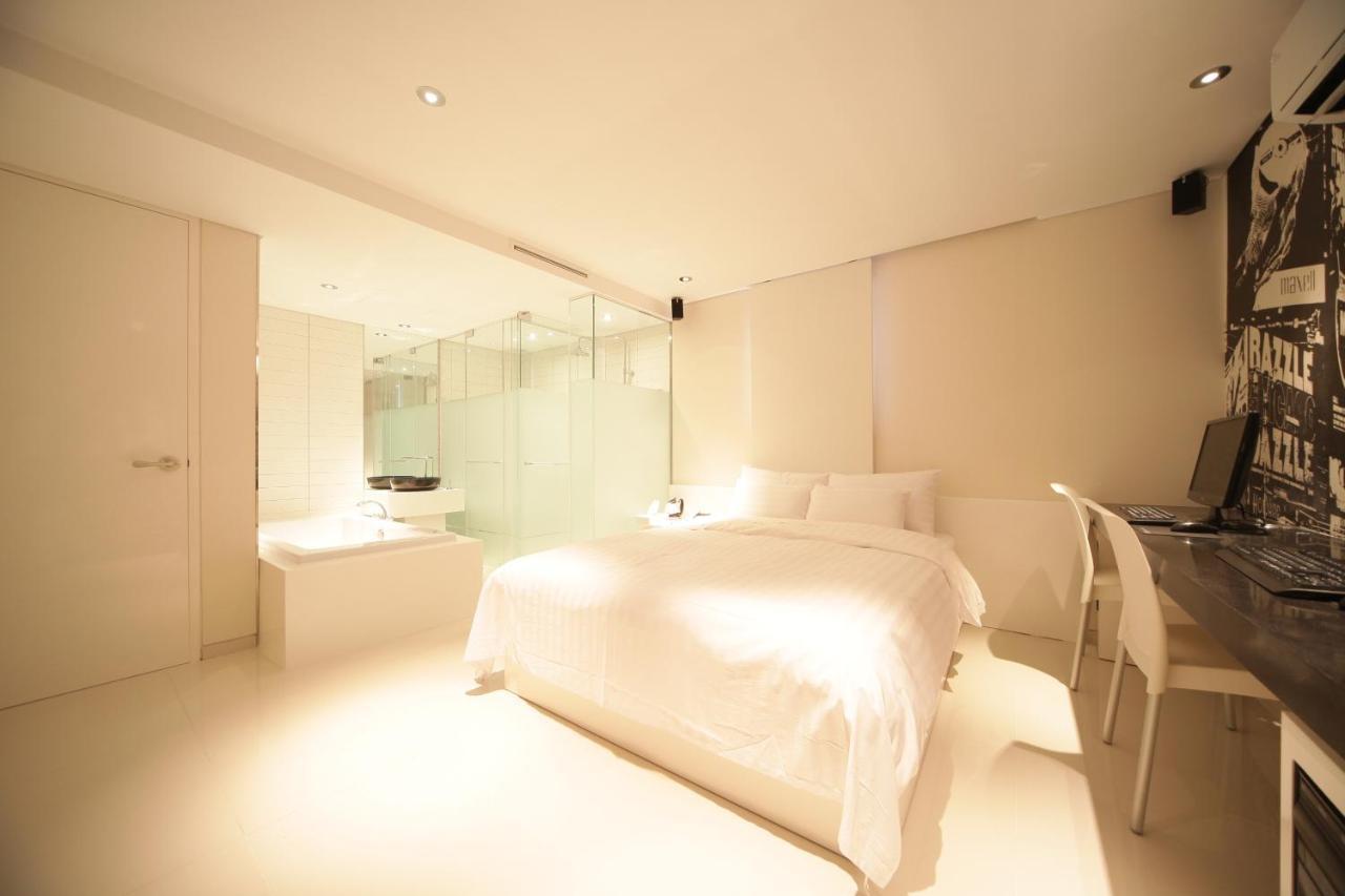 Hotel Pop Jongno Seoul Bagian luar foto