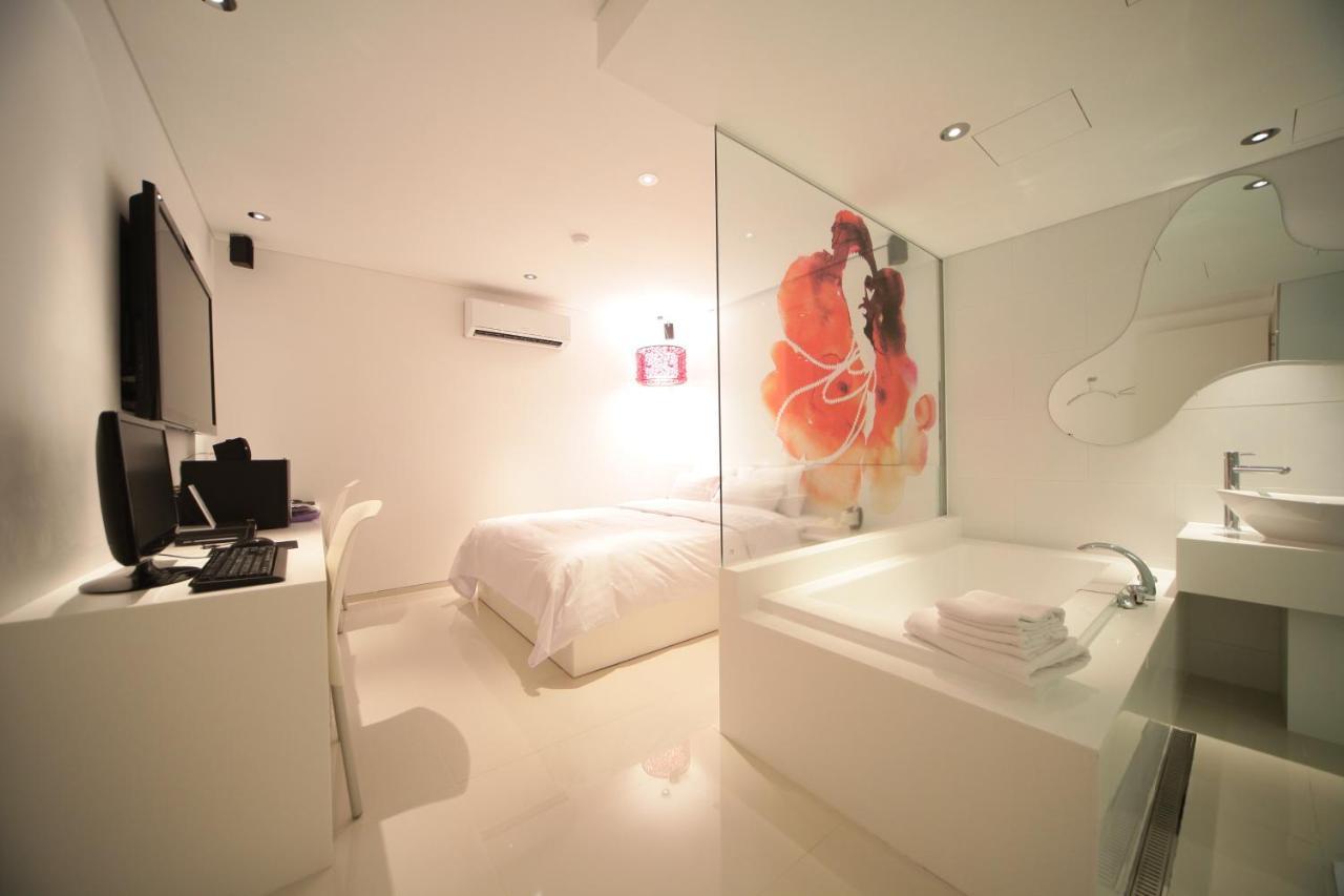 Hotel Pop Jongno Seoul Bagian luar foto