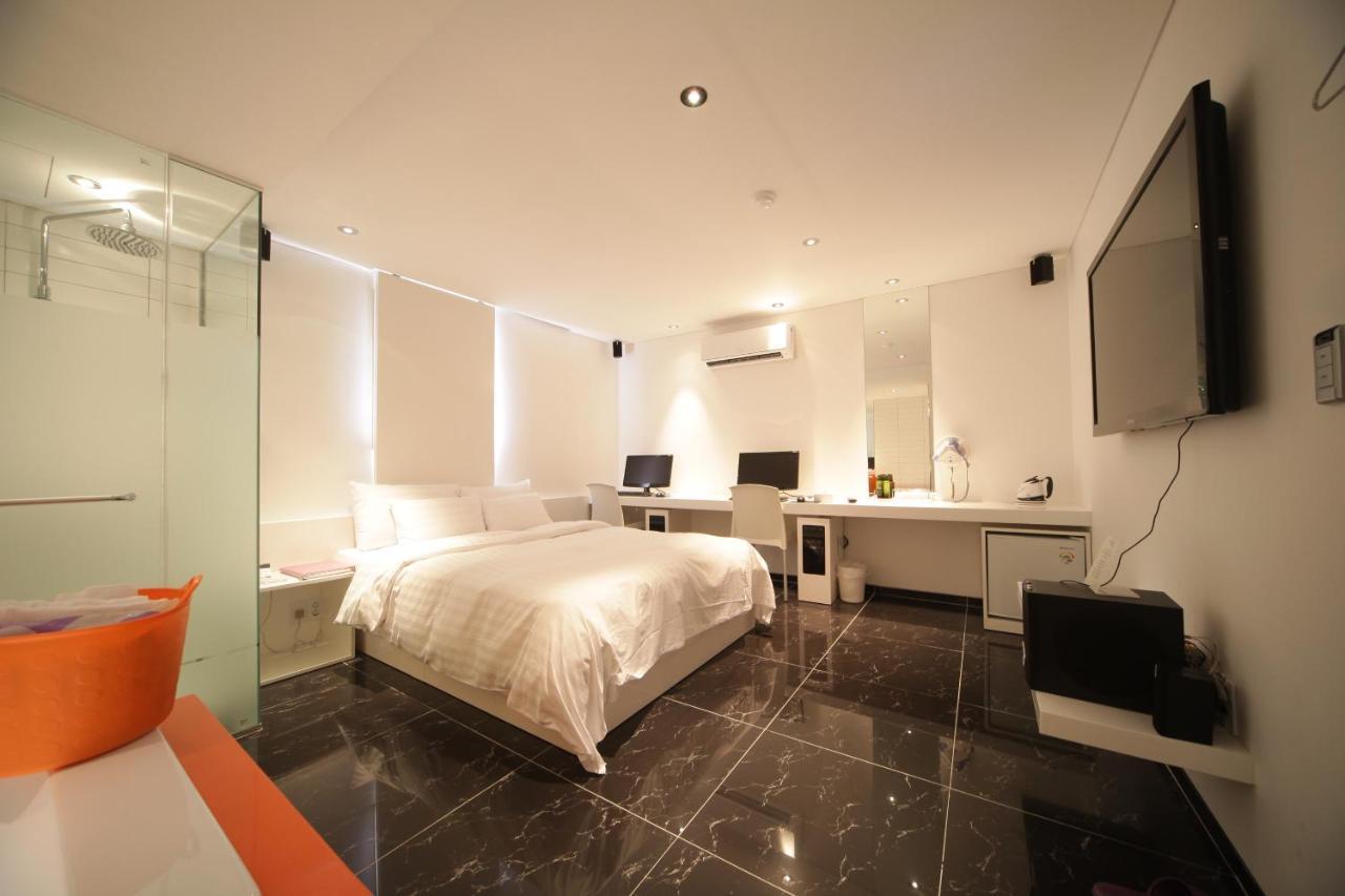 Hotel Pop Jongno Seoul Bagian luar foto