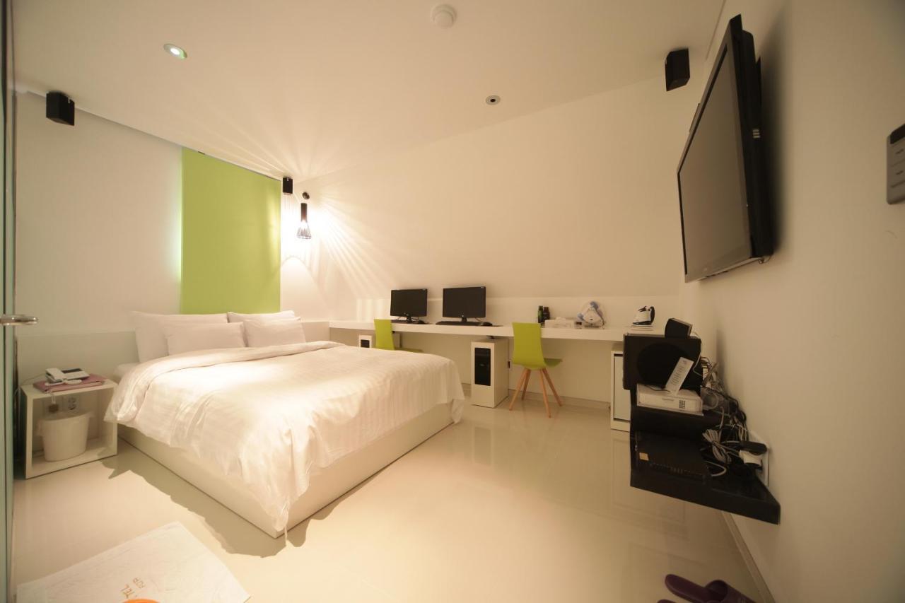 Hotel Pop Jongno Seoul Bagian luar foto