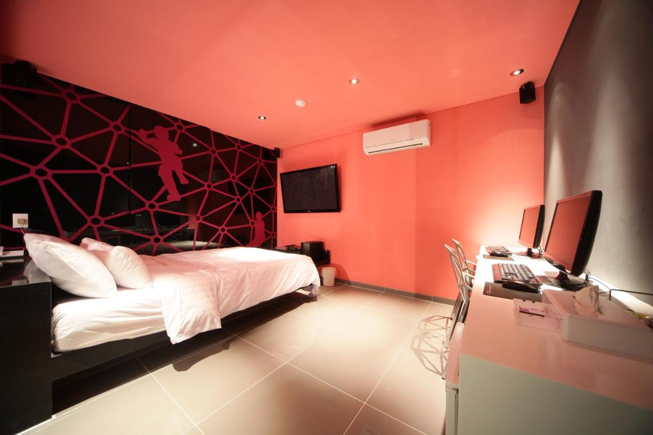 Hotel Pop Jongno Seoul Bagian luar foto