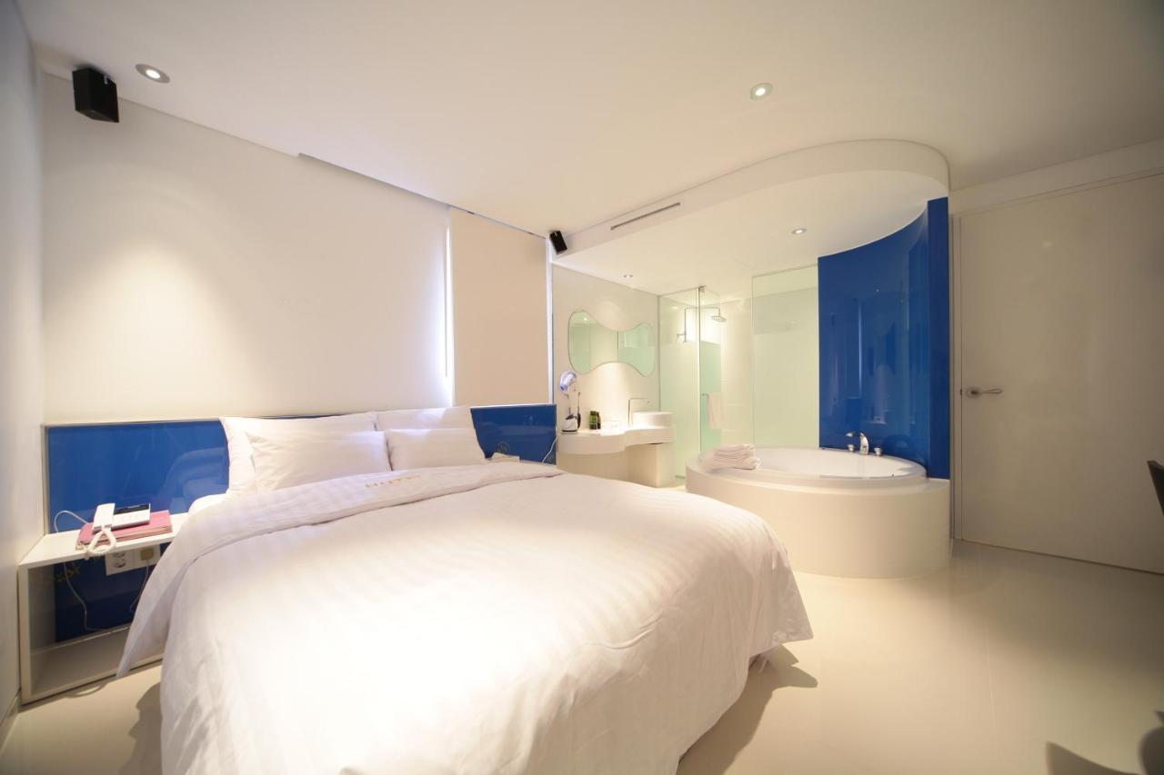 Hotel Pop Jongno Seoul Bagian luar foto