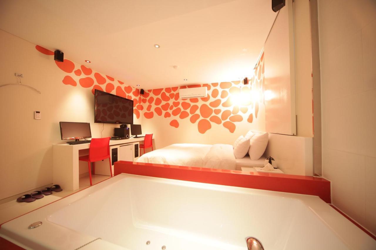 Hotel Pop Jongno Seoul Bagian luar foto