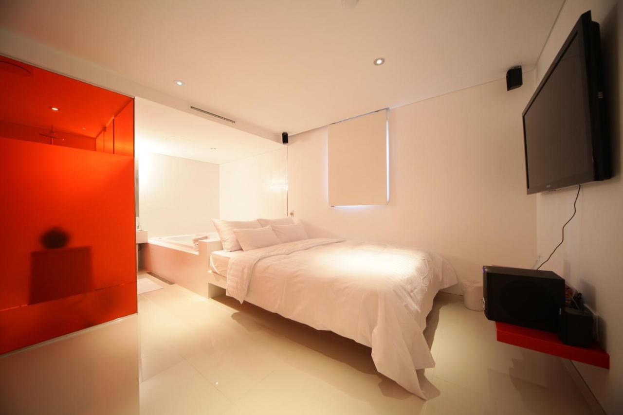 Hotel Pop Jongno Seoul Bagian luar foto