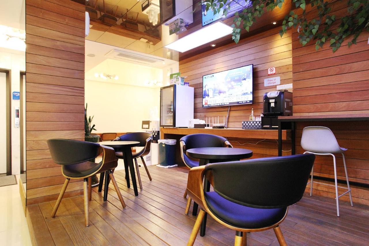 Hotel Pop Jongno Seoul Bagian luar foto
